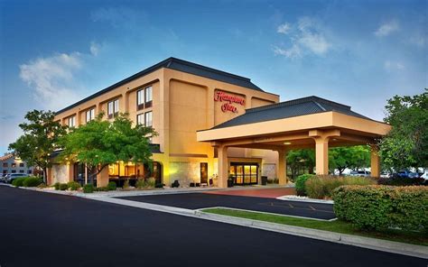 On-site at the Hampton Inn Sandy is a gym, a hot tub and an indoor pool Guests can use the barbecue facilities and business center. . Motels in sandy utah